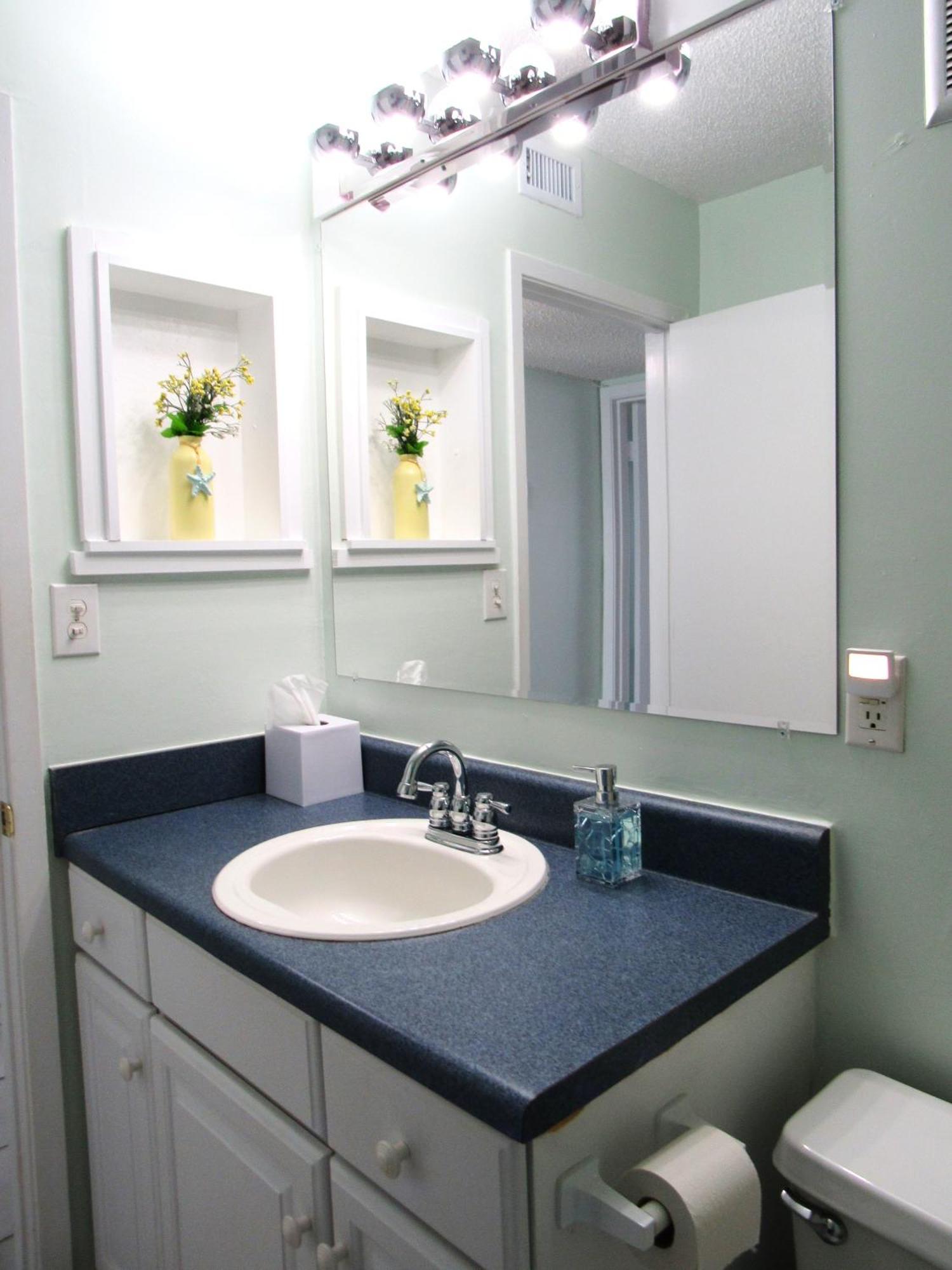 Breakers 2 Bedrooms 2 Baths *